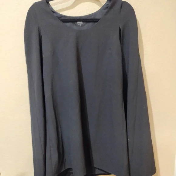 Nasty Gal sleeveless caped dress - Picture 3 of 6